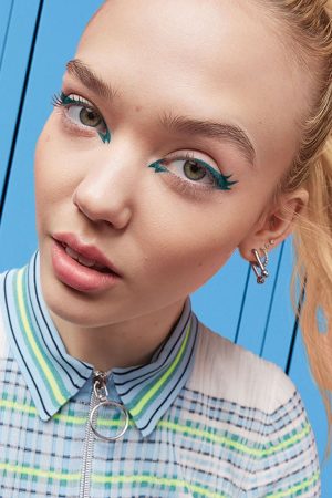 Master Precise® All Day Liquid Eyeliner Makeup Gallery
